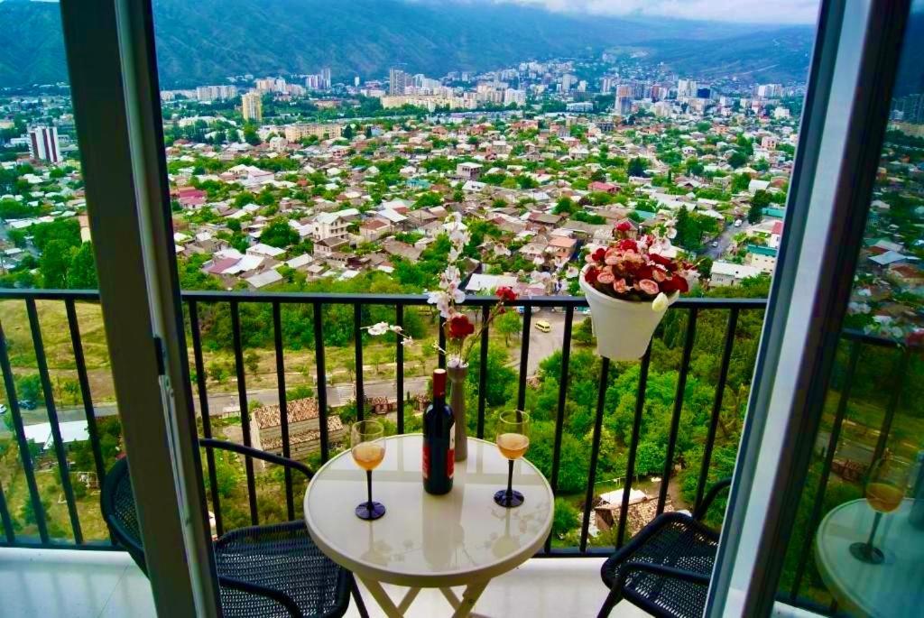Vazi Aparthotel Tbilisi Ngoại thất bức ảnh